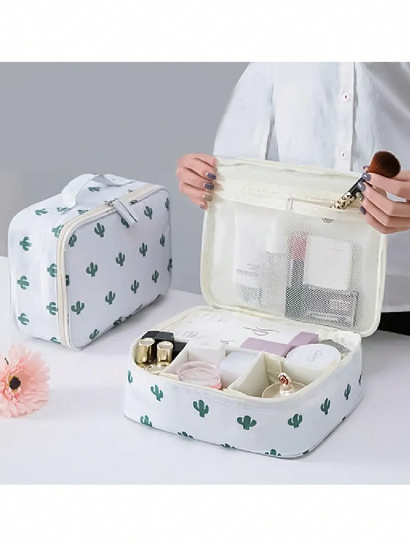 Beauty Makeup Case - حقيبة مستحضرات تجميل مقاومة للماء بطباعة