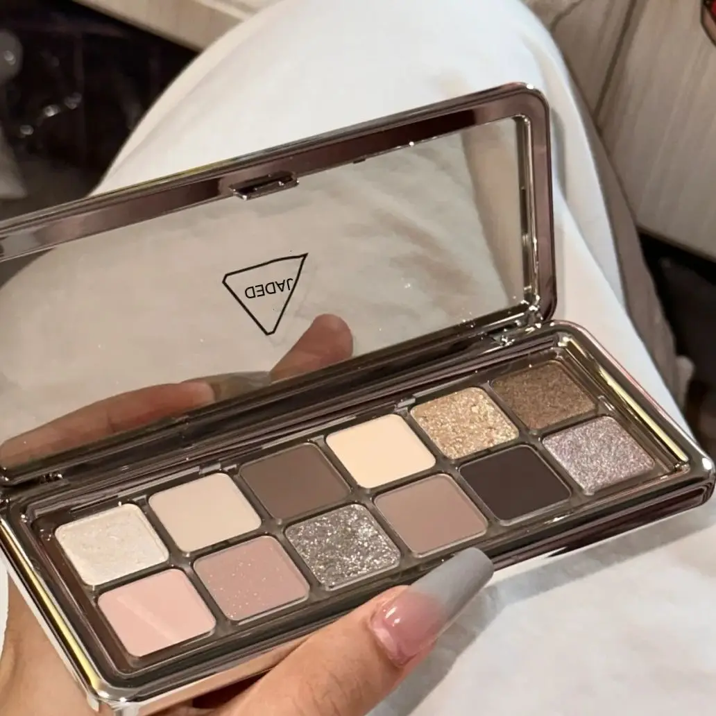 لوحة ظلال عيون مكونة من 12 لون - مراجعة Beauty Book Makeup Kit وسعره