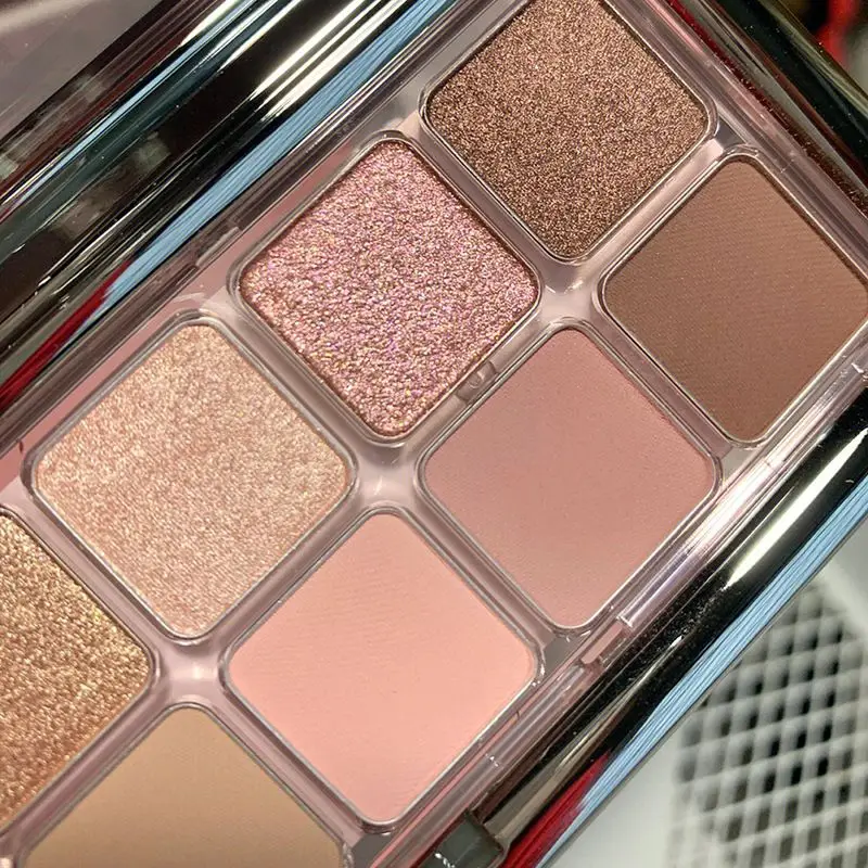 لوحة ظلال عيون مكونة من 12 لون - مراجعة Beauty Book Makeup Kit وسعره