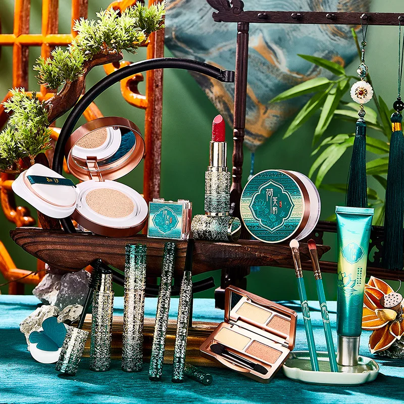 مجموعة أدوات مكياج مكونة من 13 - مراجعة Beauty Book Makeup Kit وسعره