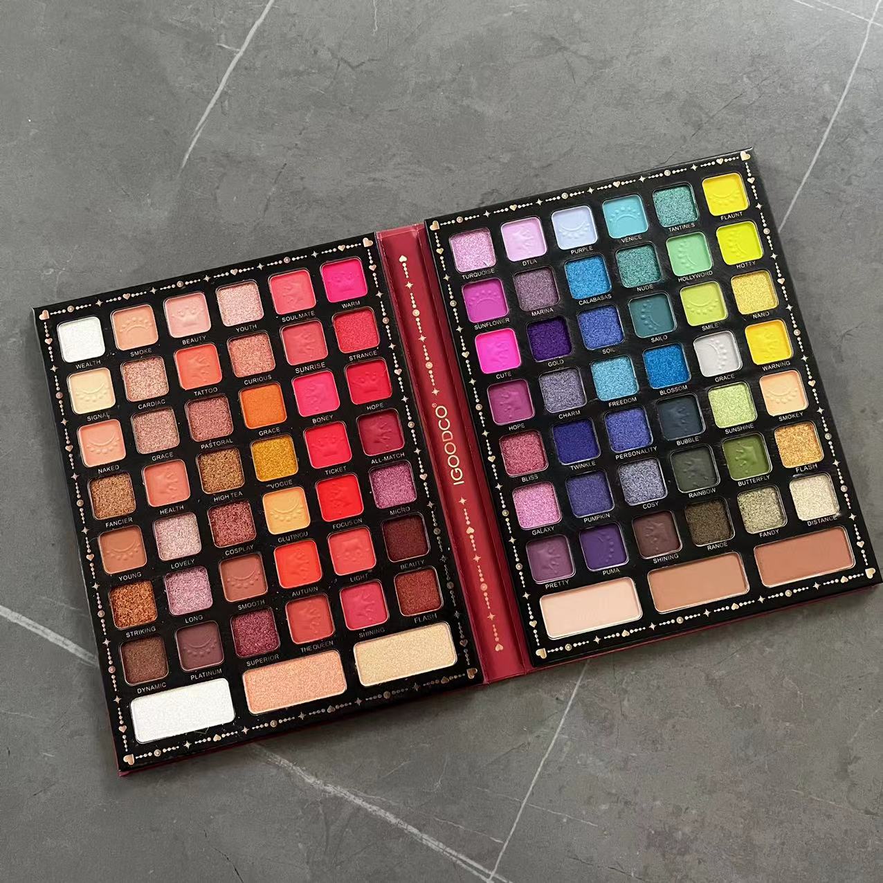 لوحة مكياج ظلال عيون غير لامع  - مراجعة Beauty Book Makeup Kit وسعره